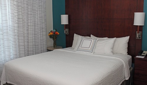 Suite, 1 King Bed with Sofa bed, Balcony