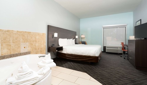 Suite, 1 King Bed, Hot Tub
