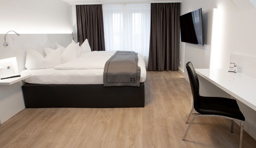 DORMERO Deluxe Room