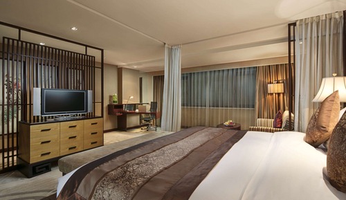 Premier Room, 1 King Bed, Non Smoking (Continental)