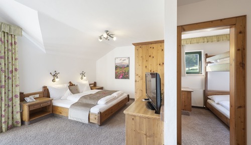 AlpenSchlössl family room, ca. 35 qm/ 2 bunk beds HP