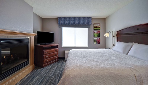 Suite, 1 King Bed, Jetted Tub