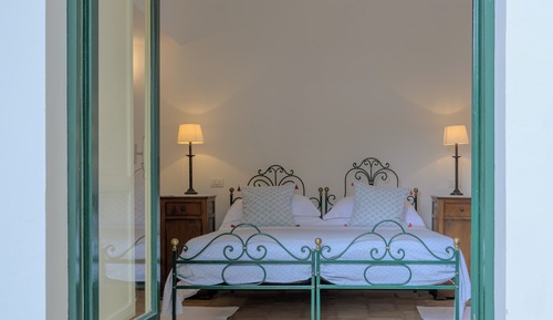 Luxury Suite, 1 Queen Bed with Sofa bed (Luxury Suite Ground Floor con Patio)