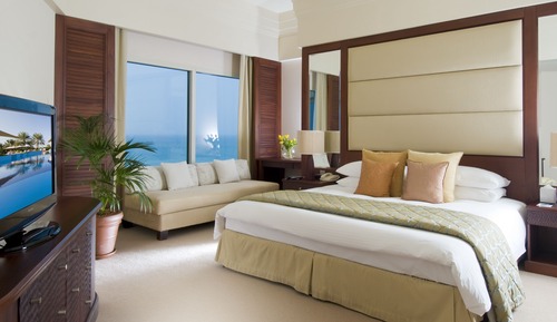 Executive Suite Sea View with Living Room