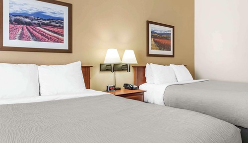 Standard Room, 2 Queen Beds, Non Smoking, Hot Tub