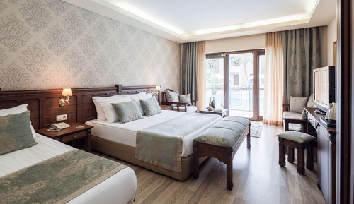  Select Senior Suite 