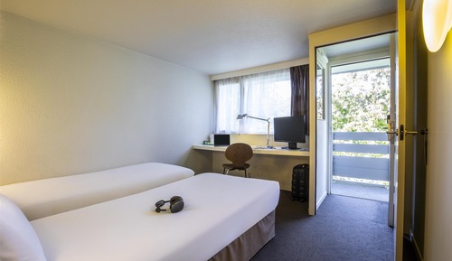 Next Generation, Room, 2 Twin Beds