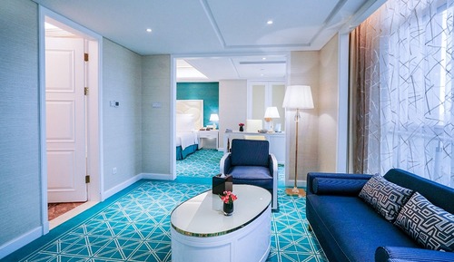 Club Room, 1 King Bed, Non Smoking