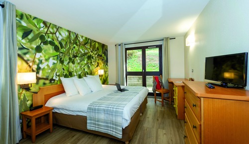 Room 4 persons