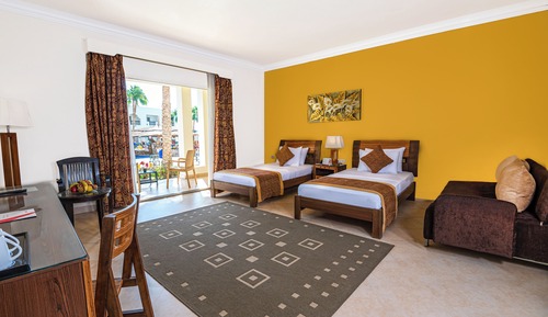 Family Room, 2 Bedrooms