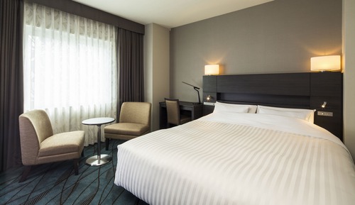 Double Room, Smoking