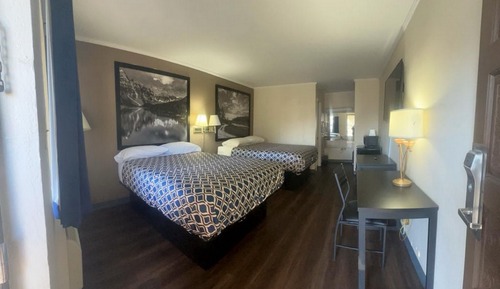 Room, 2 Queen Beds, Non Smoking