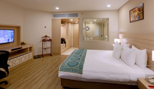 Deluxe Room, 1 Queen Bed, Garden View (Executive Club Double)