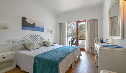 Standard Double Room, Balcony, Ocean View (2 Adults + 1 Child)