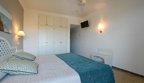 Standard Double Room, Partial Sea View