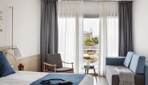 Premium Triple Room, Pool View ( 3 adults)