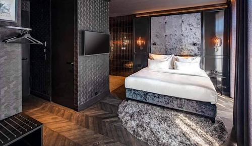 Deluxe Suite, 1 King Bed