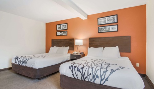 Standard Room, 2 Queen Beds, Non Smoking