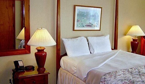 Basic Room, 1 Queen Bed