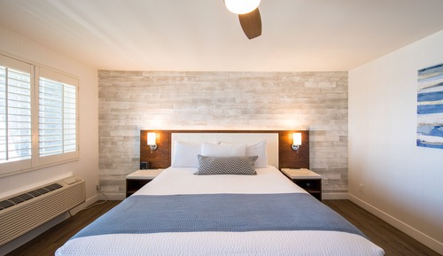 Standard Room, 1 King Bed