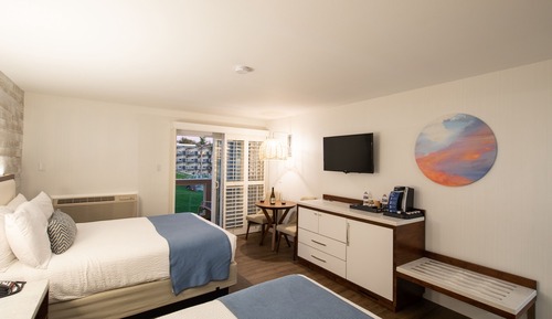 Single Room, 2 Queen Beds, Partial Ocean View