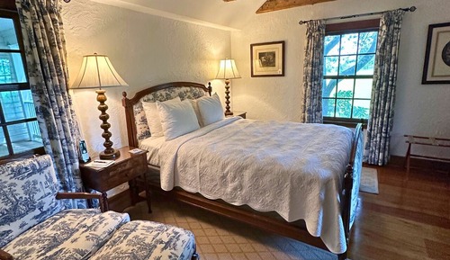 Room (14ANG)