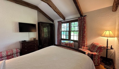 Room (12HARV)