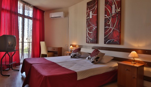 Economy Room