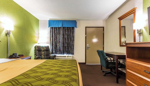 Standard Room, 1 Queen Bed, Non Smoking