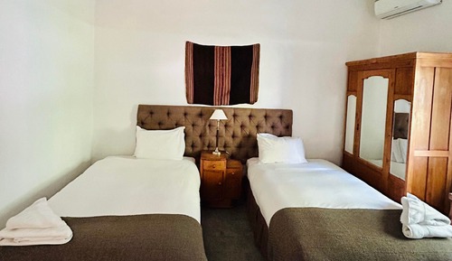 Double Room, 1 King Bed