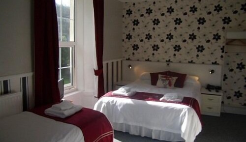 Suite, Ensuite (2 adults & 2 children)