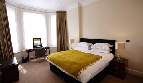 Apartment, Private Bathroom, Garden View (1 Bed - Ground Floor )