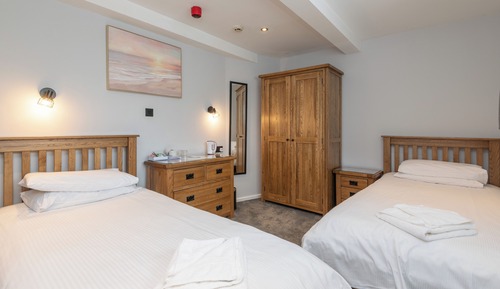 Standard Twin Room