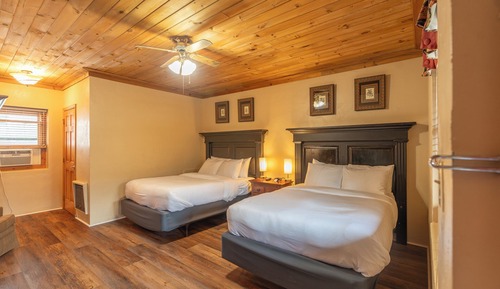 Standard Room, 2 Double Beds