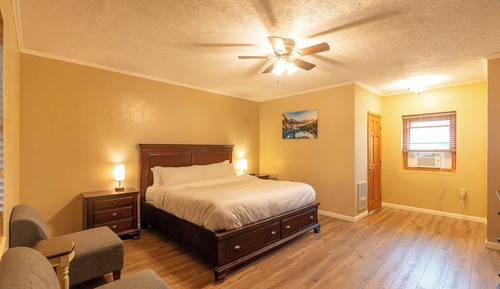 Traditional Room, 1 King Bed