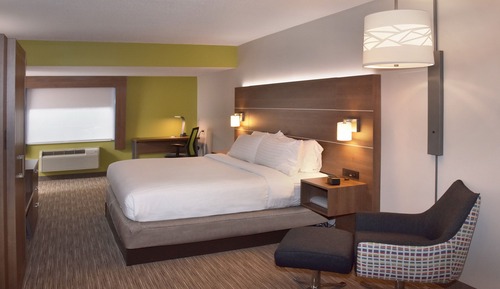 Standard Room, 1 King Bed, Accessible (Comms Accessible. Roll-In Shower)