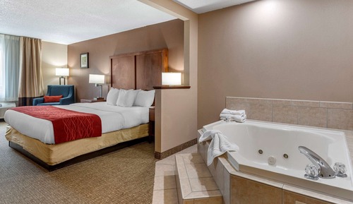 Suite, 1 King Bed, Accessible, Non Smoking
