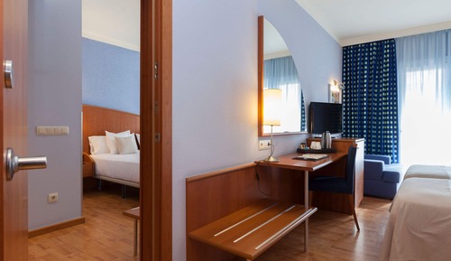 Family Quadruple Room, 2 Bedrooms, Private Bathroom