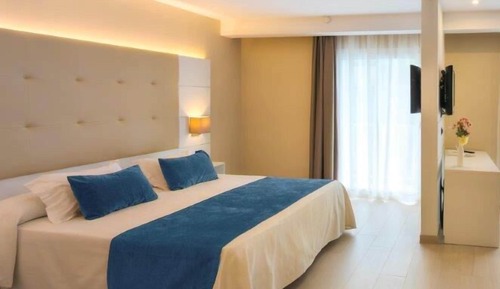 Comfort Triple Room, City View