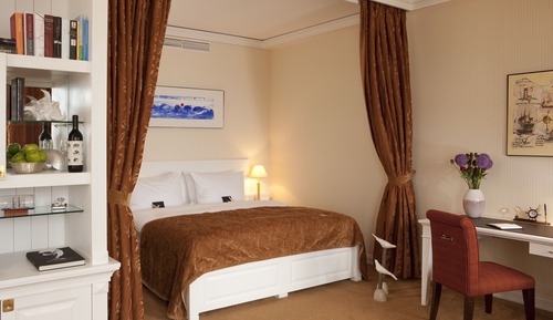 Captain's Suite Parkview