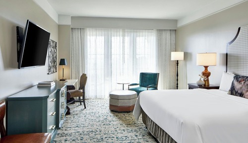 Room, 1 King Bed, Balcony (Hearing Accessible)