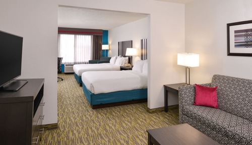 Suite, Multiple Beds