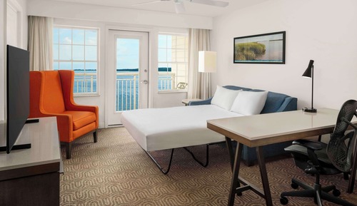 Two queens jr suite bayfront