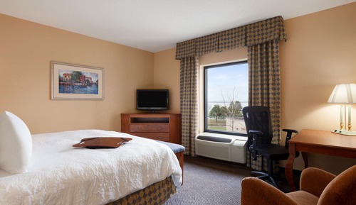 One king bed nonsmoking