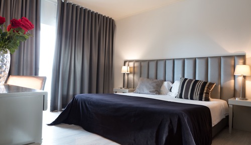 Superior Room, Jetted Tub