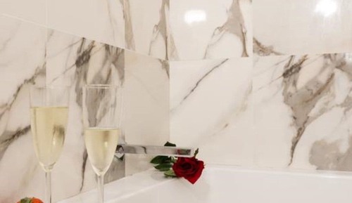 Deluxe Suite, Bathtub