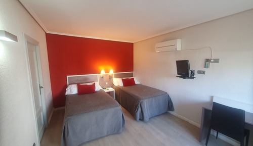 Basic Twin Room, Garden View