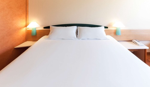 Room (New Bedding)