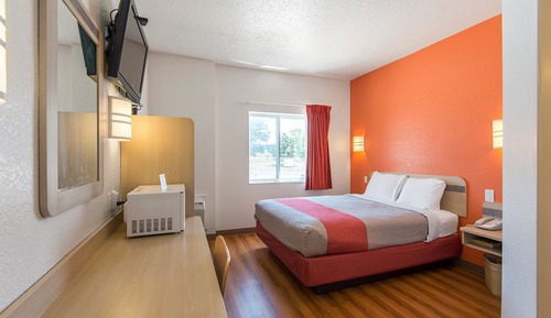 Deluxe Room, 1 Queen Bed, Accessible, Non Smoking