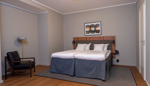 Single Room, No Windows (Compact)